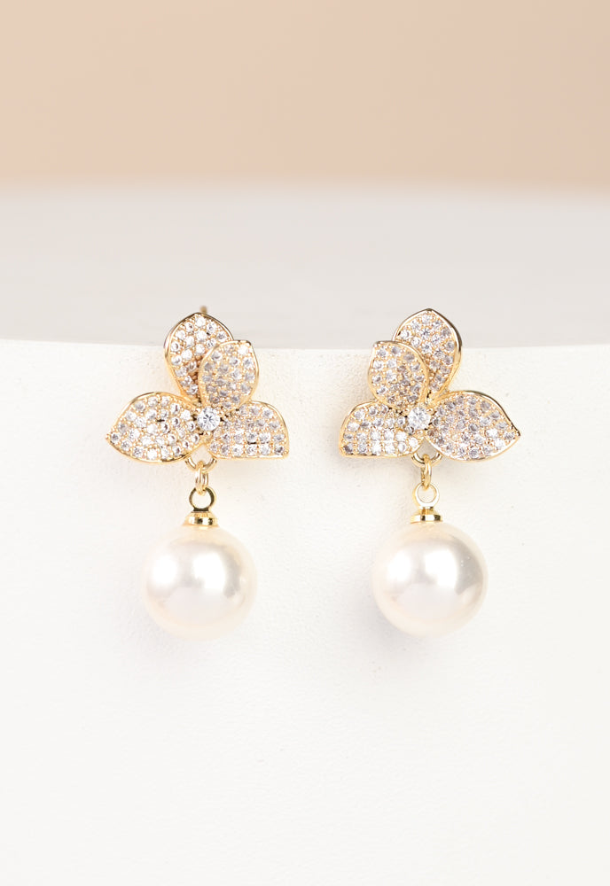 Natural Treasures Pearl Earrings