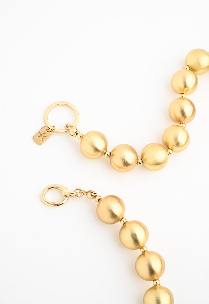 En Vogue Ball Necklace in Gold