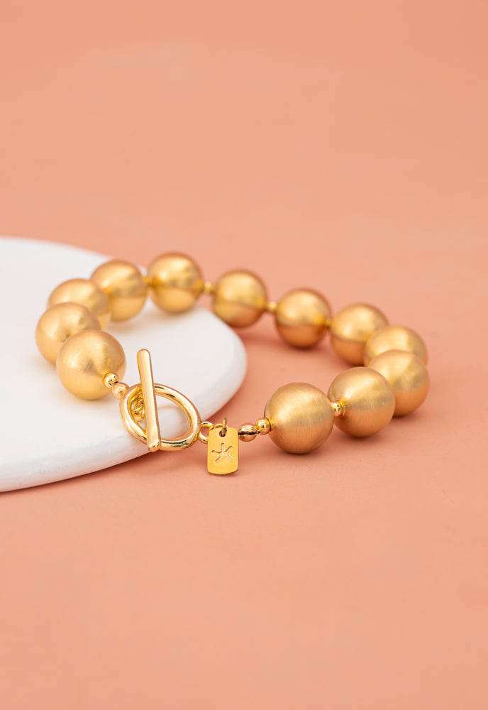 En Vogue Ball Bracelet in Gold