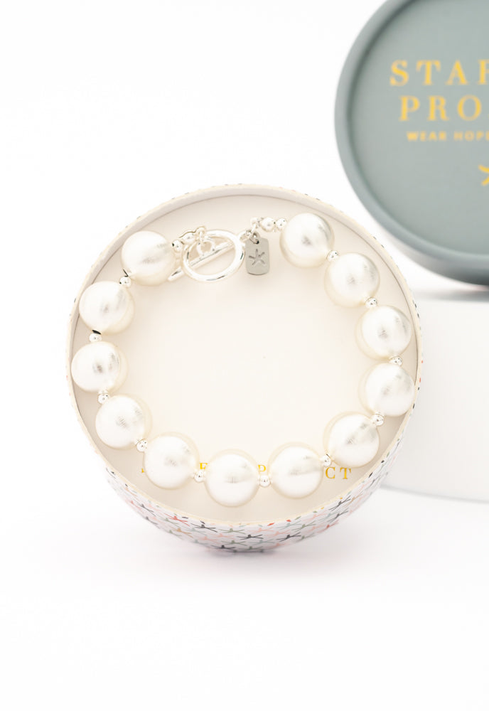En Vogue Ball Bracelet in Silver