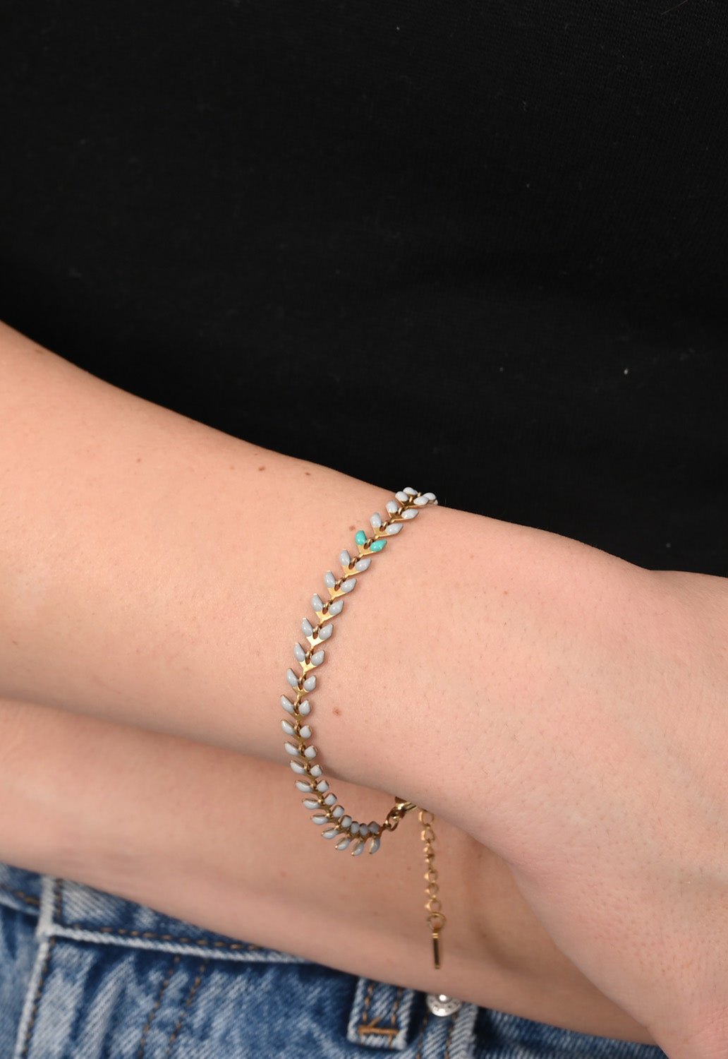 Against the Current Bracelet Gold