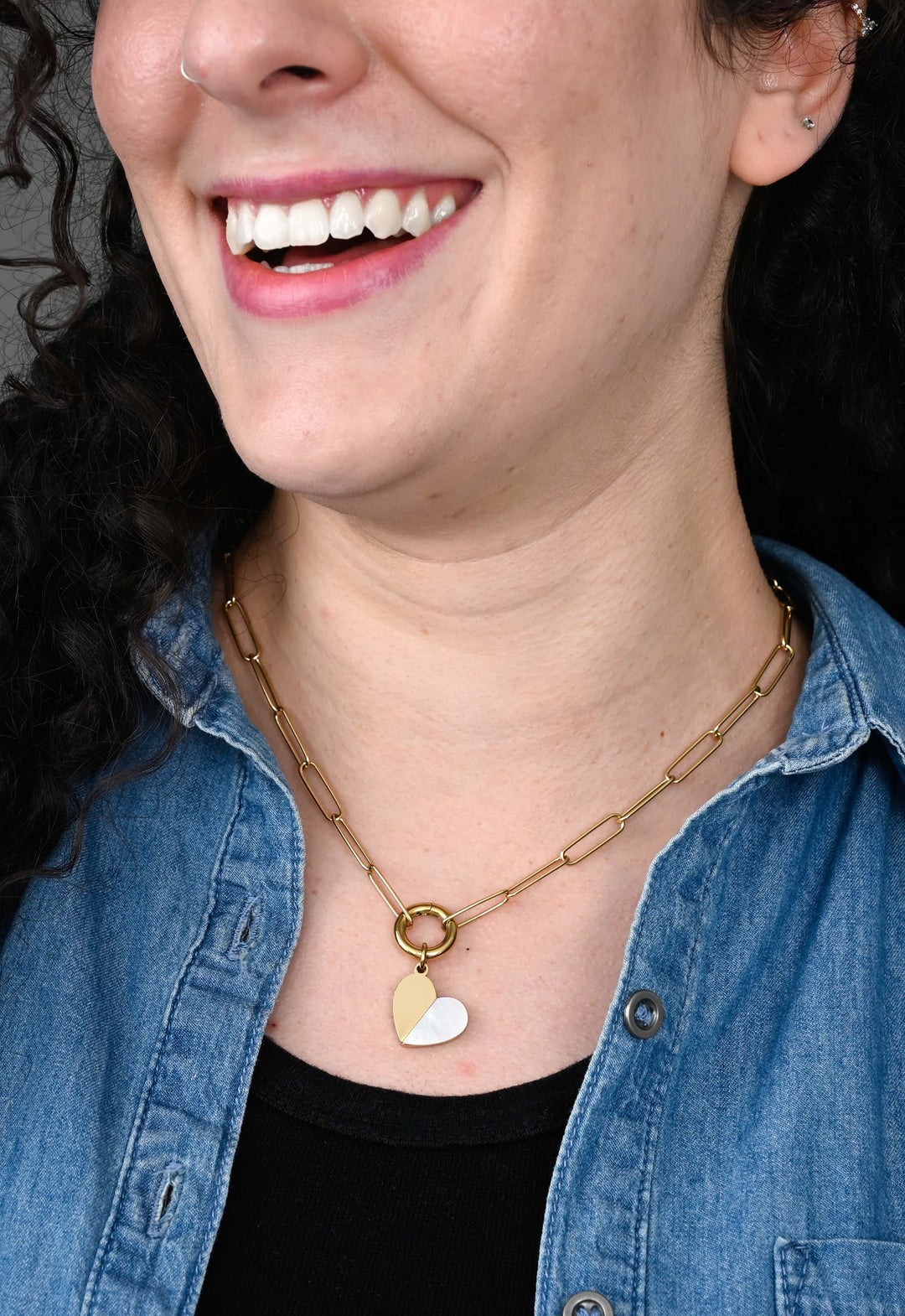 Heart of Mary Necklace Gold