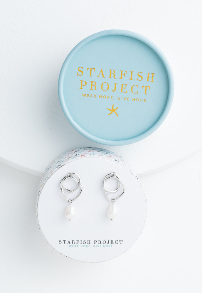 Everlasting Pearl Earrings in White Gold